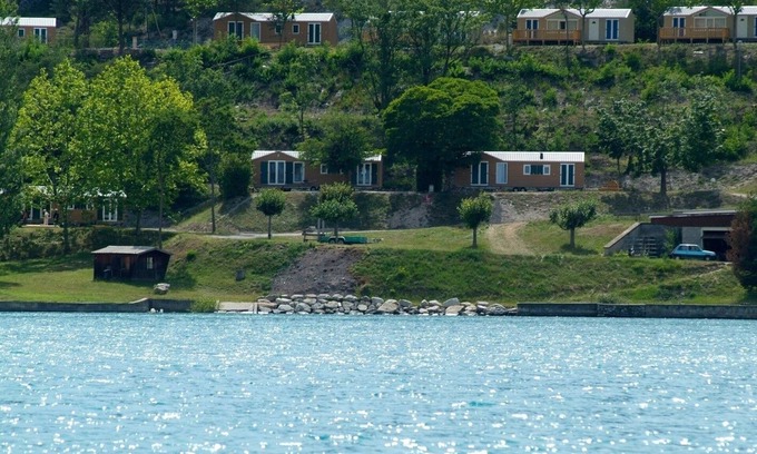 Chorges Ski Chalet | CHALET EDGE OF LAKE GREEN PONCON