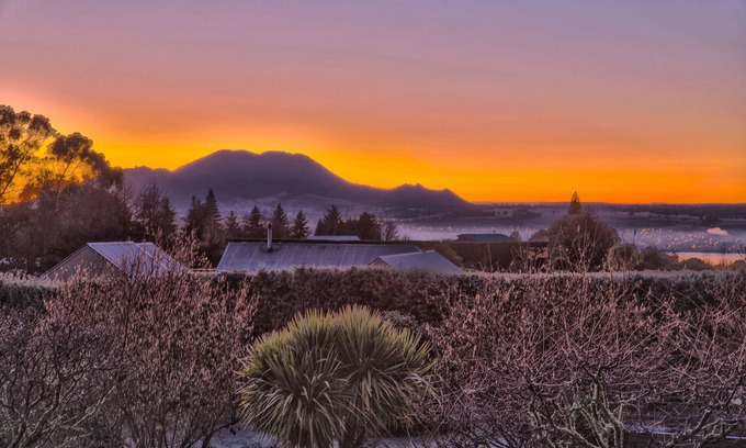 Acacia Bay Cabin | Chalet Eiger Lodge