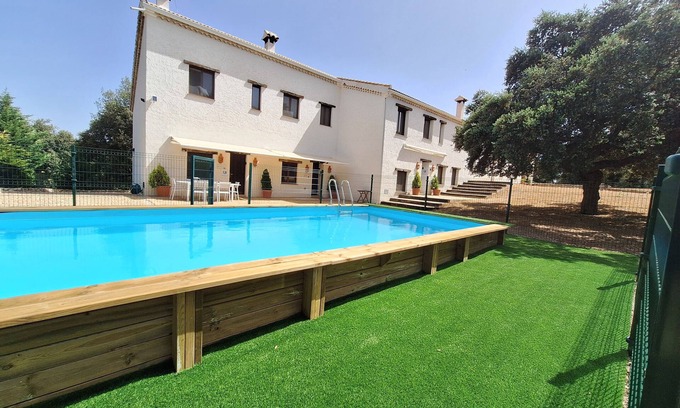Las Nogueras House | Chalet 'El Pinar De La Lobera' with Mountain View, Shared Pool and Wi-Fi