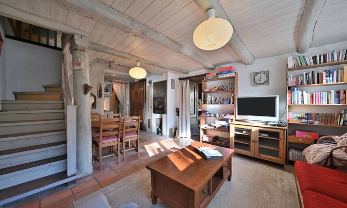 Bonac-Irazein House | Chalet En so de Gusti – Peaceful Escape in the Pyrenees, Perfect for Hiking & Relaxation