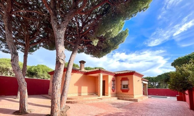 Chiclana de la Frontera Cottage | Chalet con Piscina Privada y Barbacoa en Chiclana Cerca de la Playa