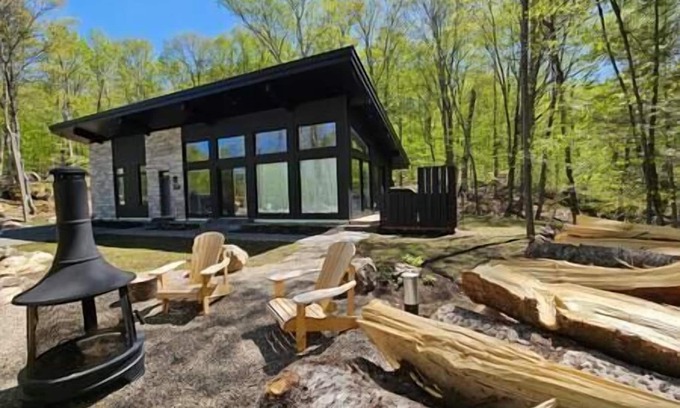 Lac Superieur Village House | Chalet FEU en pleine nature à Tremblant.