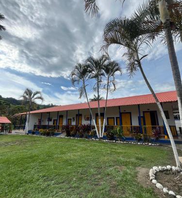 Cartago House | Chalet-Finca Hotel Loma Bonita