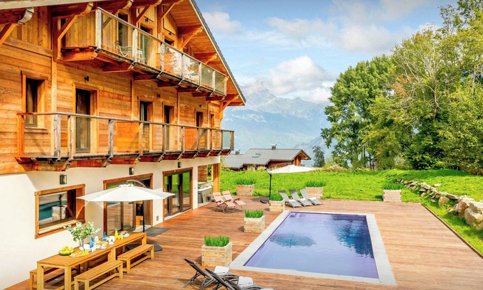 Saint-Gervais-les-Bains Ski Chalet | Chalet Woodman - alpine base for 14, spa and summer pool - OVO Network