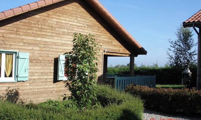 Saint-Mamet-la-Salvetat House | Chalet 2 Lou Braisadou on the farm with heated indoor pool