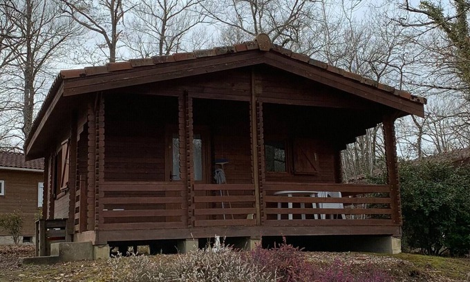 Bretagne-d'Armagnac Apartment | Chalet 'Guzet 4 Personnes 6' with Private Terrace, Private Garden and Wi-Fi