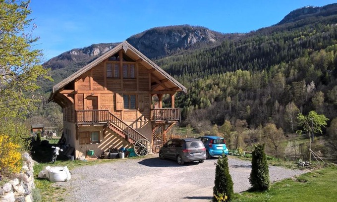 Vallouise Ski Chalet | Chalet Gyronde