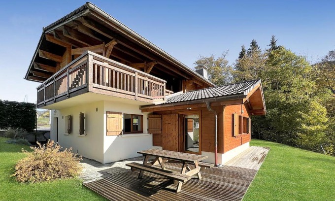 Les Carroz-d'Araches Ski Chalet | Chalet Haut Standing à proximité du centre (CH228)