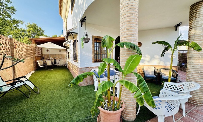 Almayate Bajo Ski Chalet | Chalet Ideal Para Familias, a 900m de la Playa !