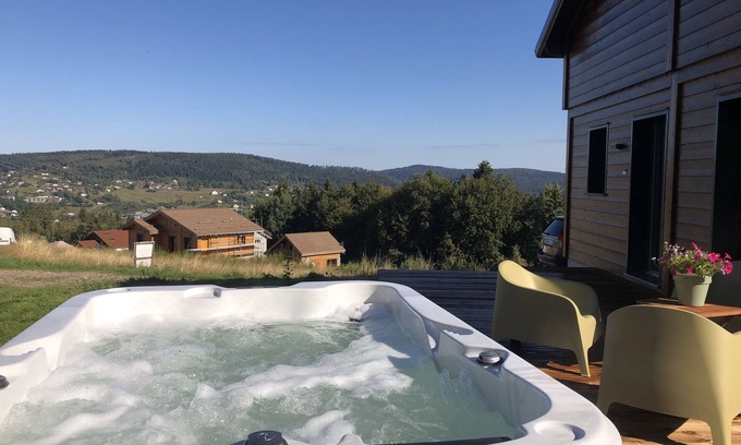 Gerardmer Ski Chalet | Chalet Idyll with jacuzzi, close to the ski slopes and city, charges included