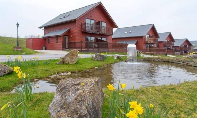 Winnard's Perch Ski Chalet | Chalet in 5 star resort near Padstow
