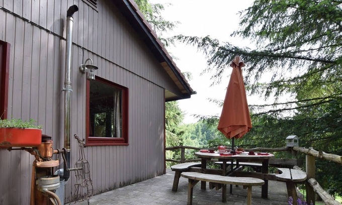 Houffalize Ski Chalet | Chalet in a green and peaceful environment.