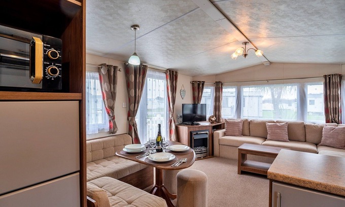 Helston Ski Chalet | Chalet in Cornwall near Kynance Cove