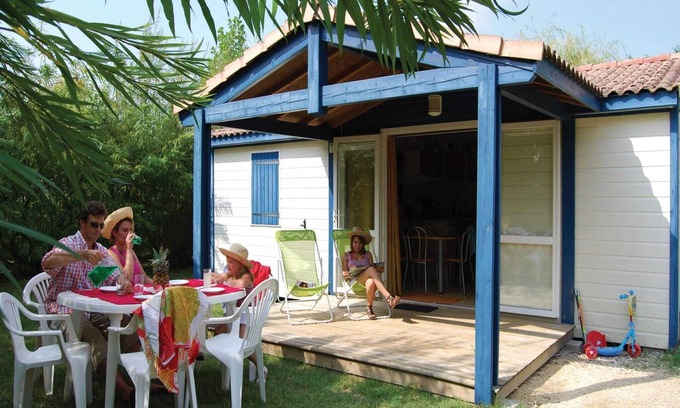 Castelmoron-sur-Lot House | Chalet in France with Garden Terrace