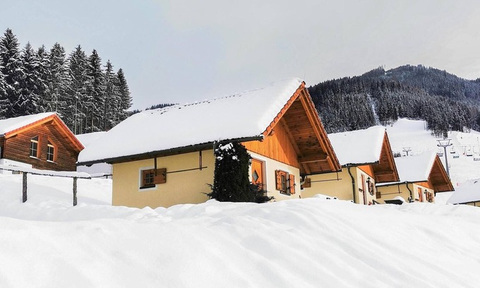 Gaal House | Chalet in Gaal by Ski Slopes & Alpine Park