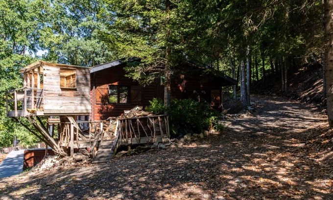 The Ardennes Ski Chalet | Chalet in the woods with Nordic bath