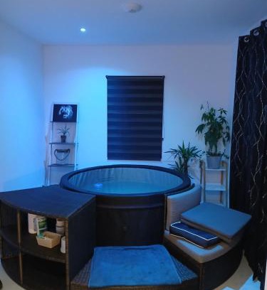 Aillas Ski Chalet | Chalet jacuzzi
