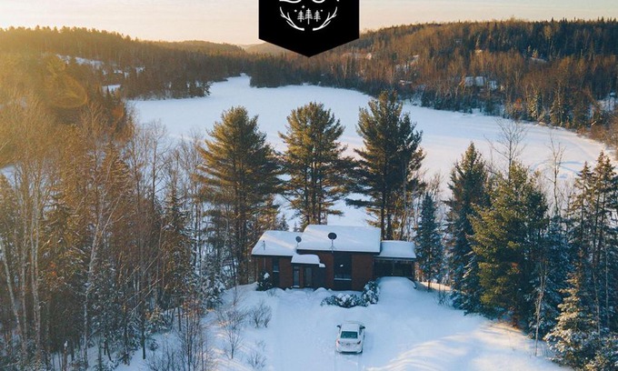 Sainte-Emelie-de-L'Energie Ski Chalet | Chalet Kabana Spa au bord du lac