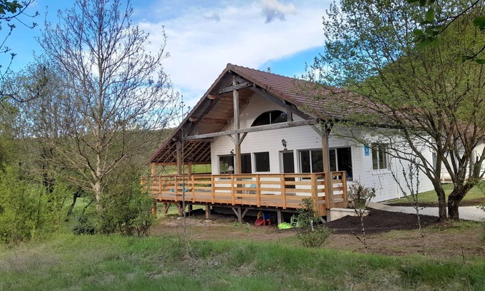 Doucier Ski Chalet | Chalet "l'Escapade du Hérisson" Near Lac de Chalain and Cascades du Hérisson