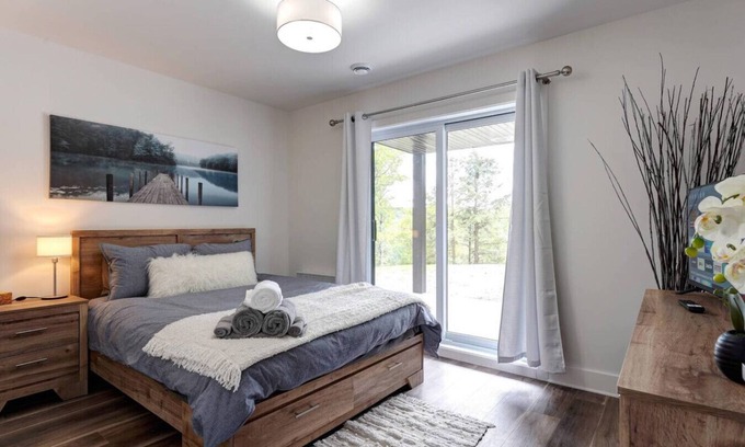 Chertsey Ski Chalet | Chalet La Bête | Nature Escape |Spa and Relaxation