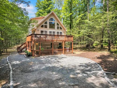 Gouldsboro Ski Chalet | Chalet Lake, Movie Theater, Hot Tub, Arcade