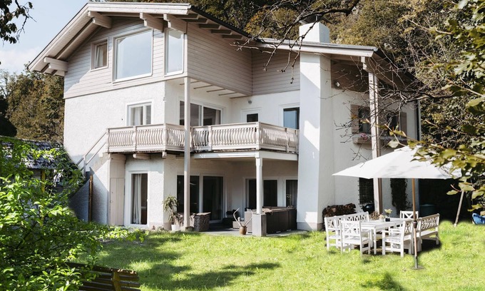 Golling an der Salzach House | Chalet large garden, near the city of Salzburg lakes, BBQ, sunbeds, 14 beds