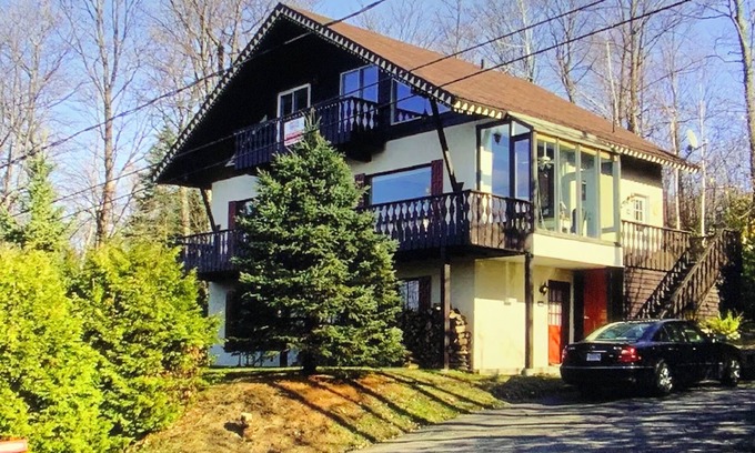 Piedmont Ski Chalet | Chalet Laurentides. Ski in/Ski out