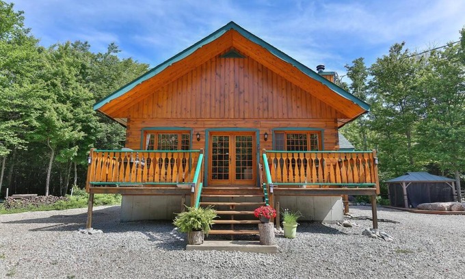 Chertsey Ski Chalet | Chalet “Le Crépuscule”