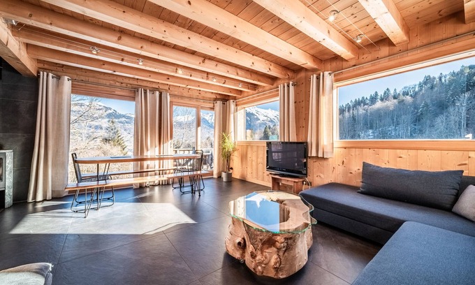 Les Esserts Ski Chalet | Chalet 'Le Mas Devant' with Mountain View, Private Terrace and Wi-Fi