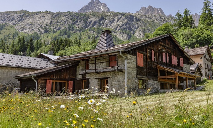 Montroc Ski Chalet | Chalet Les Choucas