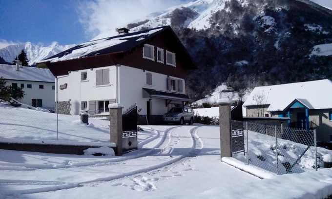 Cauterets Ski Chalet | Chalet les Marmottons