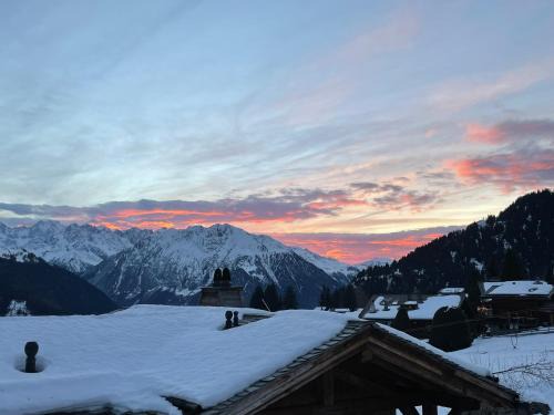 Verbier Ski Chalet | Chalet Les Moulins 5 chambres cheminée piscine sauna parking privé