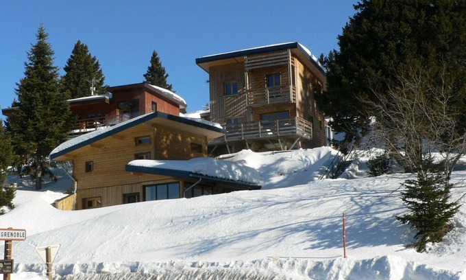 Chamrousse Ski Chalet | Chalet Les Trappistes 10 persons in Chamrousse 1750m with "Wifi".