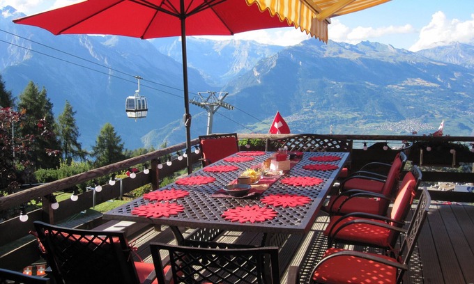 Nendaz Ski Chalet | Chalet Lisa, ski-in/out, accessible by car