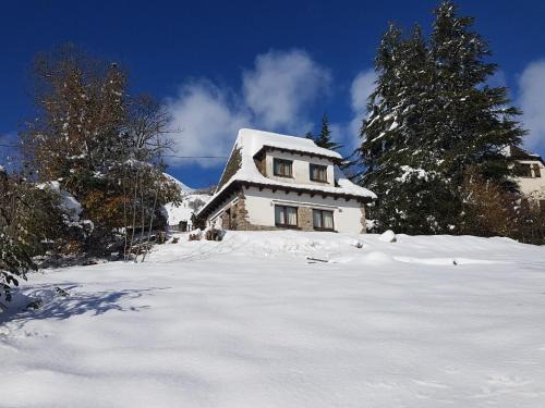 Saint-Jacques-des-Blats Ski Chalet | Chalet Lou Griou