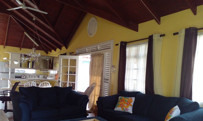 Gros Islet Ski Chalet | Chalet Mako -5mins from Rodney Bay marina and beach !