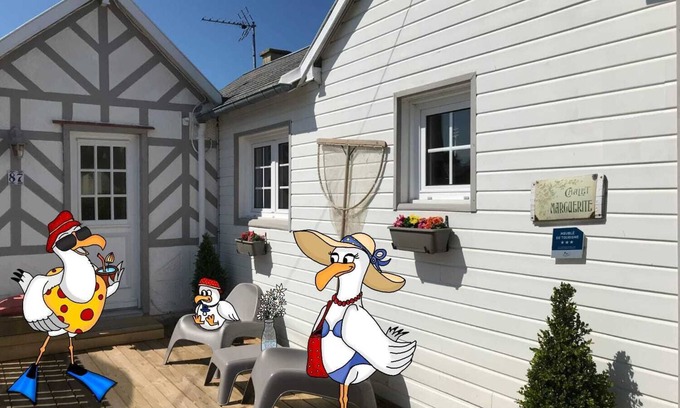 Ouistreham House | Chalet Marguerite, former fisherman's house - classified 3 *