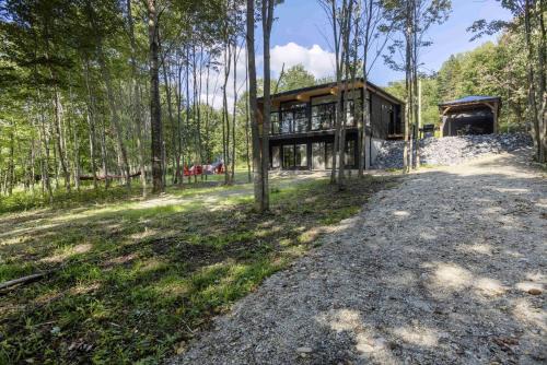 Inverness House | Chalet Mid-Century - Lakeside Joseph - Le Charlo