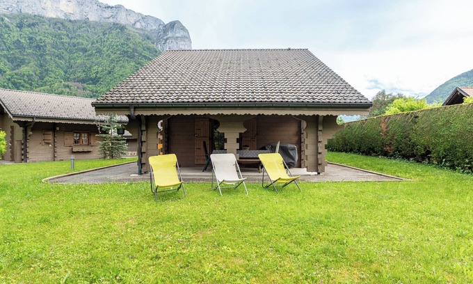 Alex Ski Chalet | Chalet 'Mitoyen 4 Personnes' with Mountain View, Private Terrace and Wi-Fi