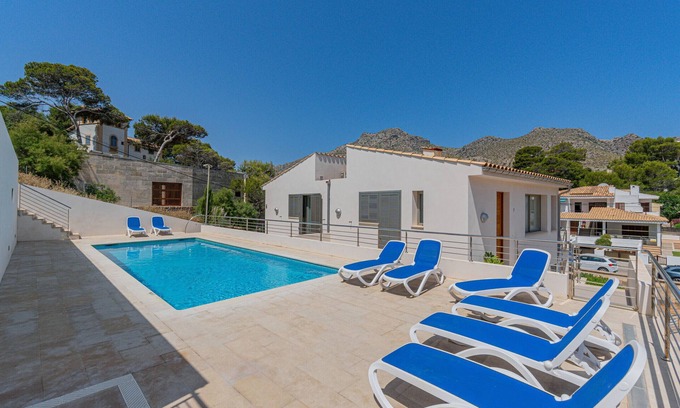 Cala San Vicente Ski Chalet | Chalet Molins 5 By home villas 360