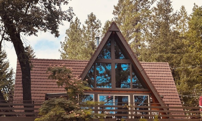 Placerville House | Chalet Near Apple Hill, Sly Park Jenkinson Lake,Placerville winetasting, Skiing