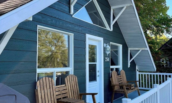 Hebertville Cottage | Chalet nestled by the Mont Lac-Vert