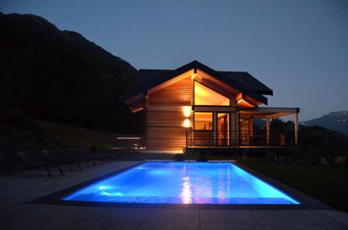 Aime Ski Chalet | Chalet neuf, Jacuzzi, piscine privée mai-sept, pétanque, proche Paradiski