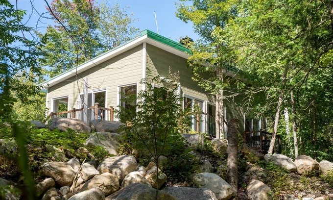 Chertsey Ski Chalet | Chalet Ohana - Intimate forest and spa - Pets welcome!
