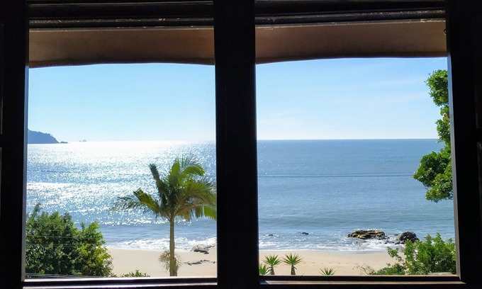 Penha House | Chalet on the Beach in Praia da Saudade.