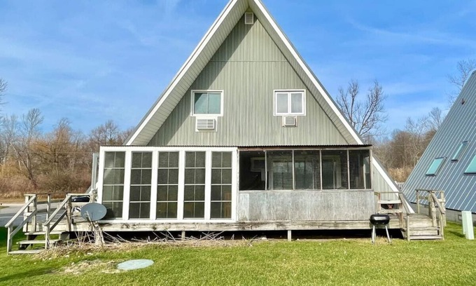 Stevensville House | Chalet on the Lake 55 w/Beach Access, Pools, Sport Courts, Fishing Pond & more!