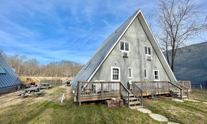 Stevensville House | Chalet on the Lake 93 w/Beach Access, Pools, Sport Courts, Fishing Pond & more!