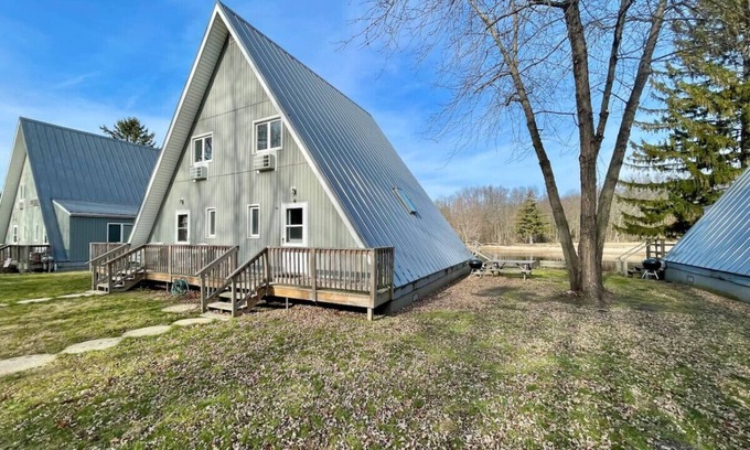 Stevensville House | Chalet on the Lake 94 w/Beach Access, Pools, Sport Courts, Fishing Pond & more!