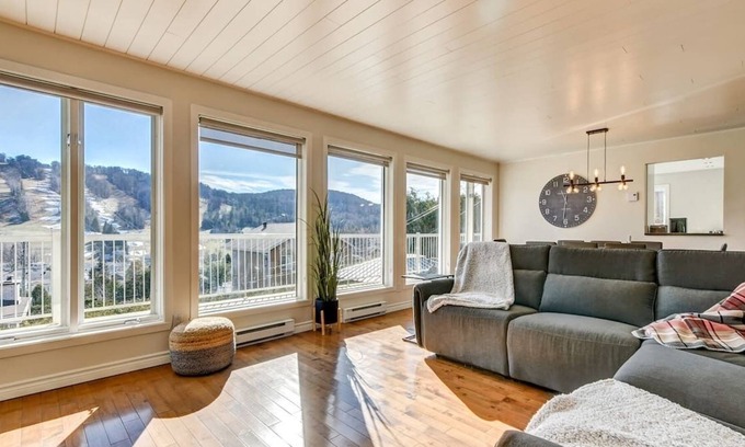 Saint-Sauveur Cabin | Chalet Panoramique Mont-habitant + Nouveaux Décor!