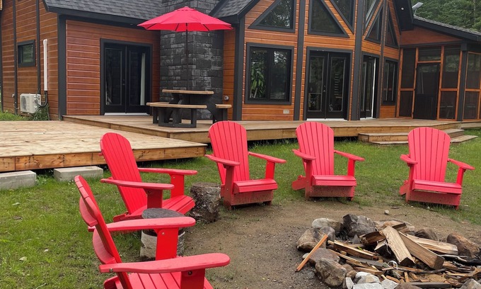 Les Collines-de-l'Outaouais Regional County Municipality Ski Chalet | CHALET PARADISE